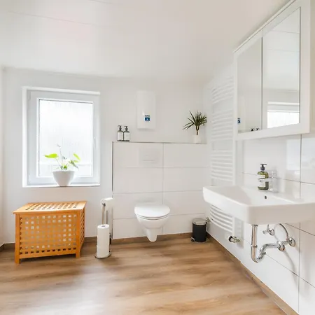 Ferienwohnung Leubsdorf 아파트